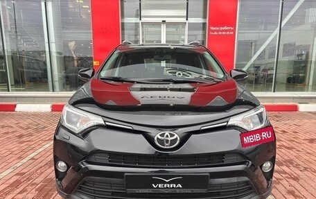 Toyota RAV4, 2018 год, 2 090 000 рублей, 2 фотография