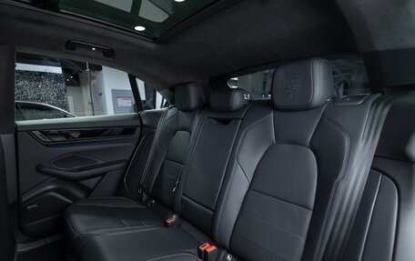 Porsche Macan, 2025 год, 15 990 000 рублей, 33 фотография