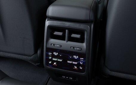 Porsche Macan, 2025 год, 15 990 000 рублей, 32 фотография