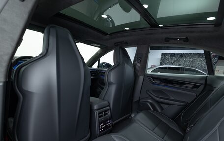 Porsche Macan, 2025 год, 15 990 000 рублей, 31 фотография