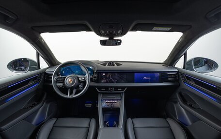 Porsche Macan, 2025 год, 15 990 000 рублей, 34 фотография