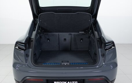 Porsche Macan, 2025 год, 15 990 000 рублей, 38 фотография