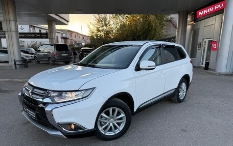 Mitsubishi Outlander III рестайлинг 3, 2015 год, 1 430 000 рублей, 1 фотография