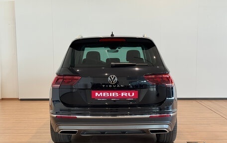 Volkswagen Tiguan II, 2017 год, 2 240 000 рублей, 6 фотография