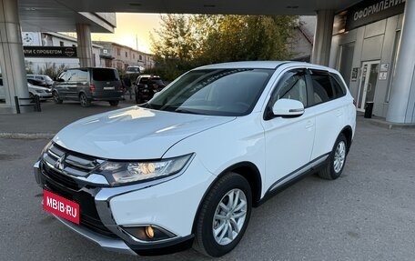 Mitsubishi Outlander III рестайлинг 3, 2015 год, 1 430 000 рублей, 3 фотография