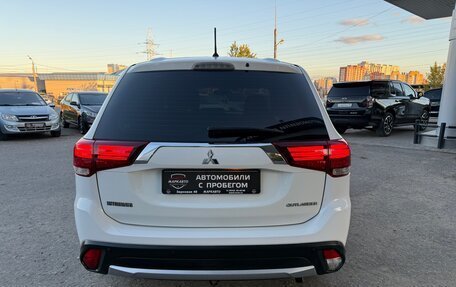 Mitsubishi Outlander III рестайлинг 3, 2015 год, 1 430 000 рублей, 9 фотография