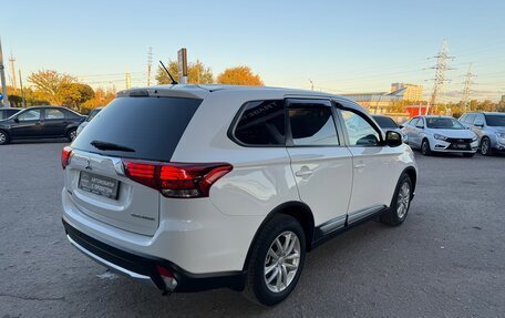 Mitsubishi Outlander III рестайлинг 3, 2015 год, 1 430 000 рублей, 8 фотография
