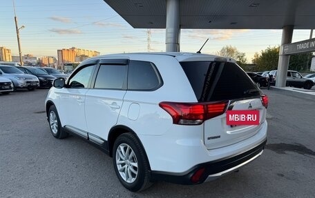Mitsubishi Outlander III рестайлинг 3, 2015 год, 1 430 000 рублей, 7 фотография