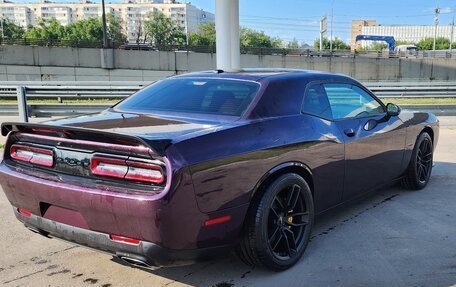 Dodge Challenger III рестайлинг 2, 2021 год, 4 500 000 рублей, 8 фотография