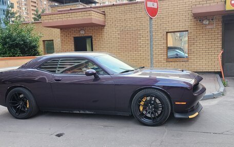 Dodge Challenger III рестайлинг 2, 2021 год, 4 500 000 рублей, 11 фотография