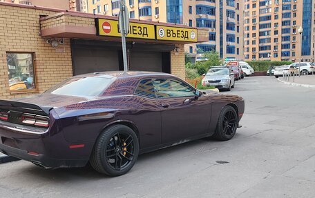 Dodge Challenger III рестайлинг 2, 2021 год, 4 500 000 рублей, 13 фотография