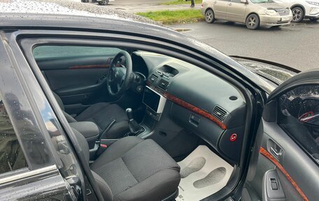 Toyota Avensis III рестайлинг, 2005 год, 899 000 рублей, 3 фотография
