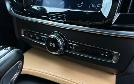 Volvo V90 Cross Country I рестайлинг, 2019 год, 4 090 000 рублей, 19 фотография