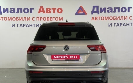 Volkswagen Tiguan II, 2017 год, 1 879 000 рублей, 4 фотография