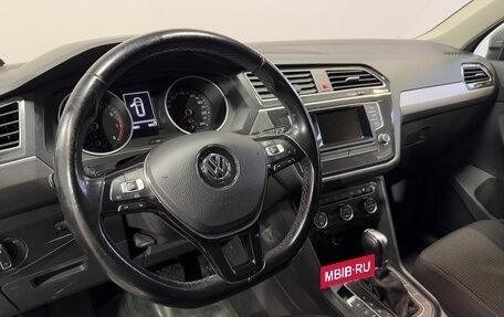 Volkswagen Tiguan II, 2017 год, 1 879 000 рублей, 5 фотография