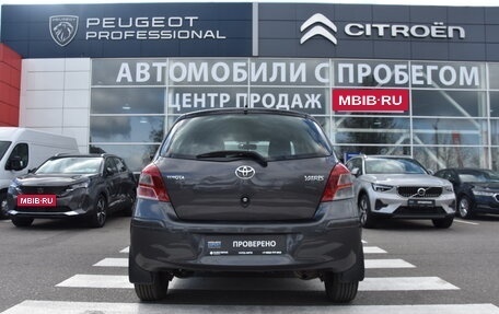 Toyota Yaris III рестайлинг, 2010 год, 550 000 рублей, 6 фотография
