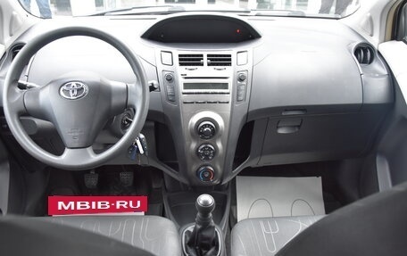 Toyota Yaris III рестайлинг, 2010 год, 550 000 рублей, 17 фотография