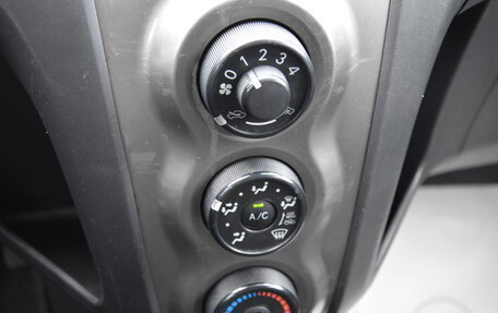 Toyota Yaris III рестайлинг, 2010 год, 550 000 рублей, 21 фотография