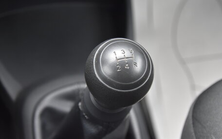 Toyota Yaris III рестайлинг, 2010 год, 550 000 рублей, 20 фотография