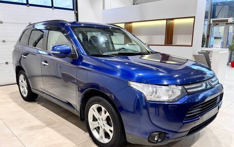 Mitsubishi Outlander III рестайлинг 3, 2014 год, 1 299 000 рублей, 2 фотография