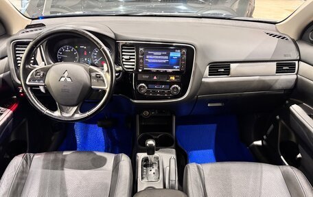 Mitsubishi Outlander III рестайлинг 3, 2014 год, 1 299 000 рублей, 6 фотография