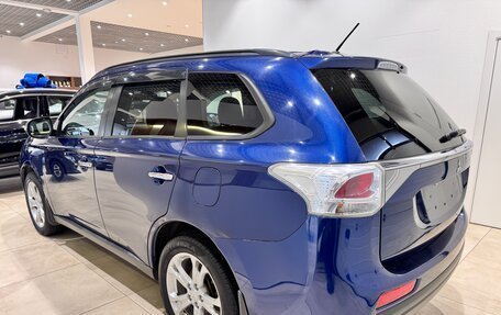 Mitsubishi Outlander III рестайлинг 3, 2014 год, 1 299 000 рублей, 4 фотография