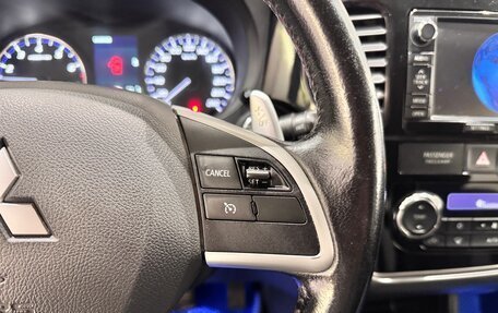 Mitsubishi Outlander III рестайлинг 3, 2014 год, 1 299 000 рублей, 9 фотография