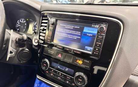 Mitsubishi Outlander III рестайлинг 3, 2014 год, 1 299 000 рублей, 10 фотография