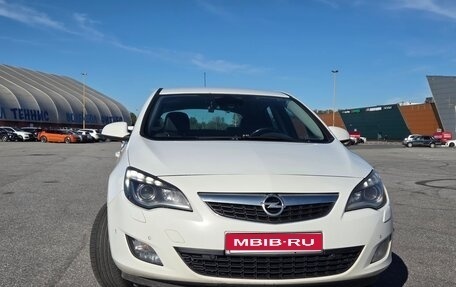 Opel Astra J, 2011 год, 495 000 рублей, 1 фотография