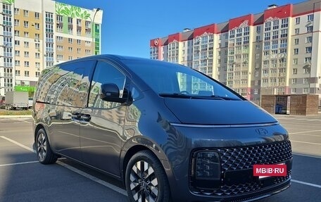 Hyundai Staria, 2022 год, 5 400 000 рублей, 4 фотография