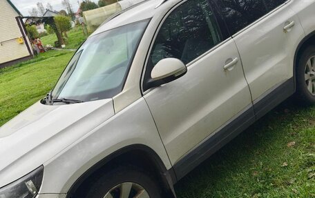 Volkswagen Tiguan I, 2011 год, 830 000 рублей, 2 фотография