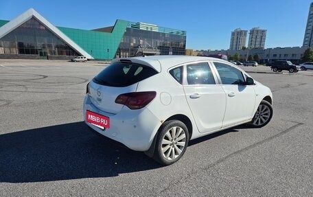 Opel Astra J, 2011 год, 495 000 рублей, 3 фотография