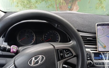 Hyundai Solaris II рестайлинг, 2015 год, 750 000 рублей, 10 фотография