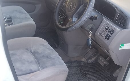 Nissan Liberty, 2000 год, 400 000 рублей, 6 фотография