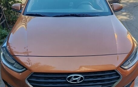Hyundai Solaris II рестайлинг, 2018 год, 1 100 000 рублей, 1 фотография