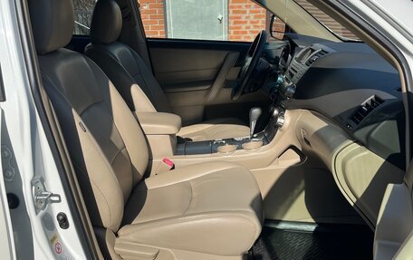 Toyota Highlander III, 2009 год, 1 900 000 рублей, 21 фотография