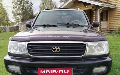 Toyota Land Cruiser 100 рестайлинг 2, 2002 год, 1 600 000 рублей, 1 фотография