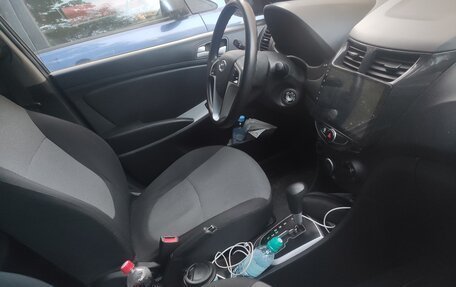 Hyundai Solaris II рестайлинг, 2011 год, 770 000 рублей, 2 фотография
