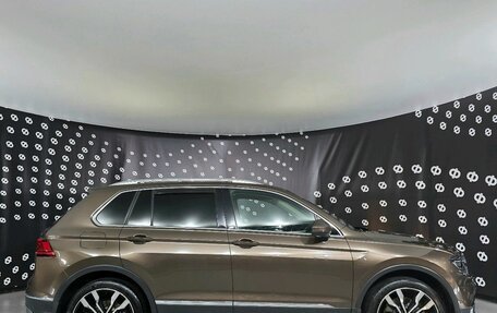Volkswagen Tiguan II, 2017 год, 2 420 000 рублей, 4 фотография