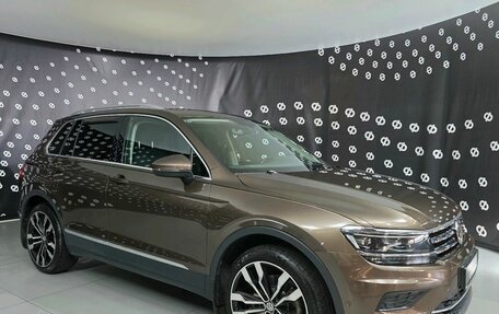 Volkswagen Tiguan II, 2017 год, 2 420 000 рублей, 3 фотография