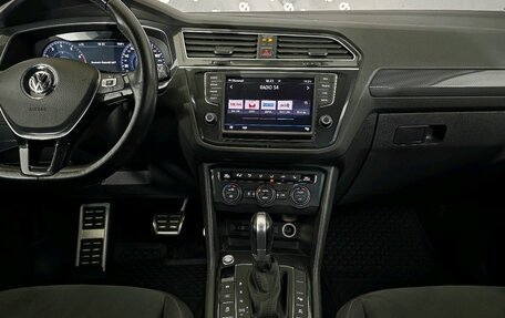 Volkswagen Tiguan II, 2017 год, 2 420 000 рублей, 26 фотография