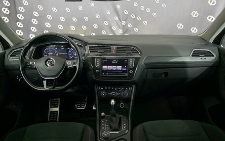 Volkswagen Tiguan II, 2017 год, 2 420 000 рублей, 23 фотография