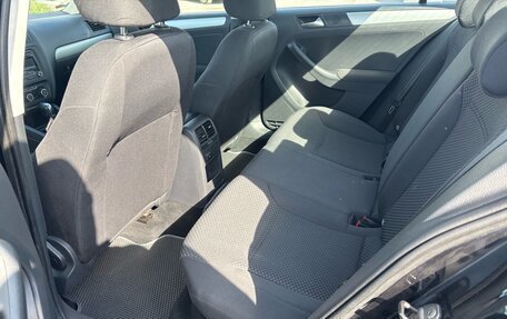 Volkswagen Jetta VI, 2011 год, 999 000 рублей, 7 фотография