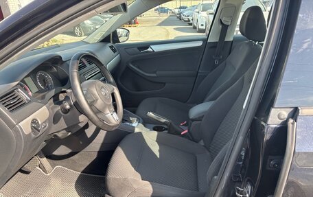 Volkswagen Jetta VI, 2011 год, 999 000 рублей, 6 фотография