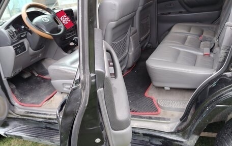 Toyota Land Cruiser 100 рестайлинг 2, 2002 год, 1 600 000 рублей, 16 фотография