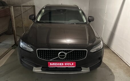 Volvo V90 Cross Country I рестайлинг, 2018 год, 3 100 000 рублей, 1 фотография