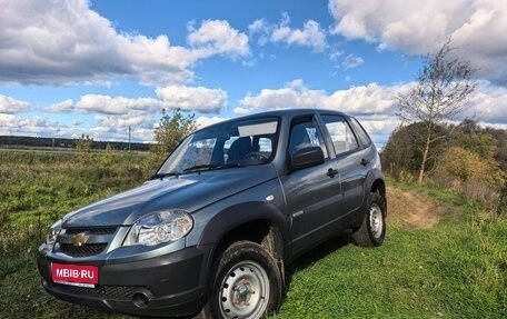 Chevrolet Niva I рестайлинг, 2015 год, 719 000 рублей, 1 фотография
