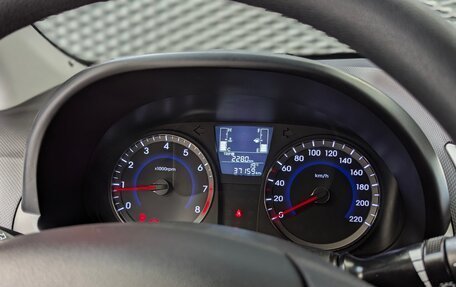 Hyundai Solaris II рестайлинг, 2016 год, 1 200 000 рублей, 24 фотография