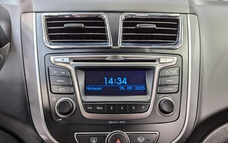 Hyundai Solaris II рестайлинг, 2016 год, 1 200 000 рублей, 22 фотография