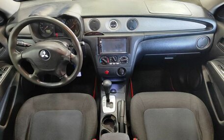 Mitsubishi Outlander III рестайлинг 3, 2003 год, 550 000 рублей, 8 фотография